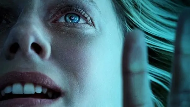 new trailer for mlanie laurents sci fi thriller oxygen no escape no memory 90 minutes to live