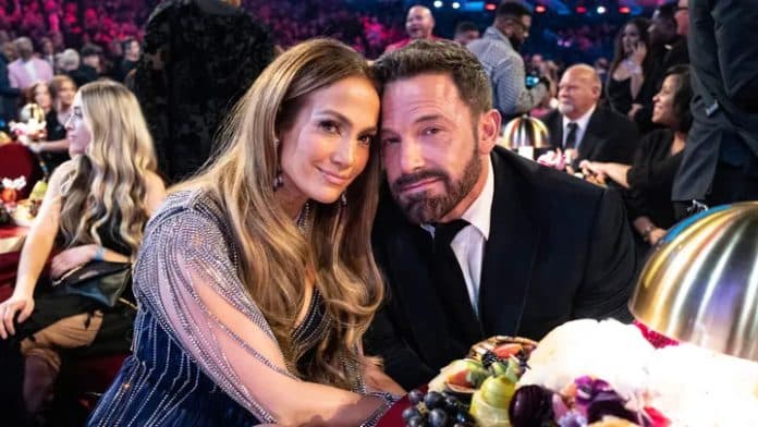 Despite his'miserable' internet memes, Jennifer Lopez and husband Ben Affleck had 'the finest time' at the Grammys