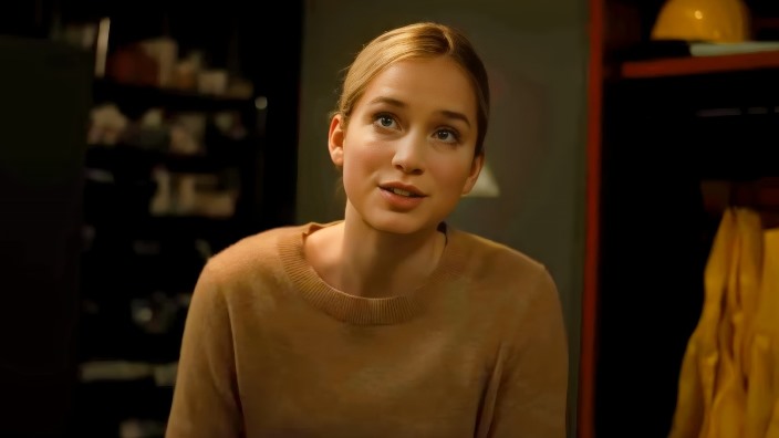 Elizabeth Lail as Vanessa - Five Nights at Freddy's Characters