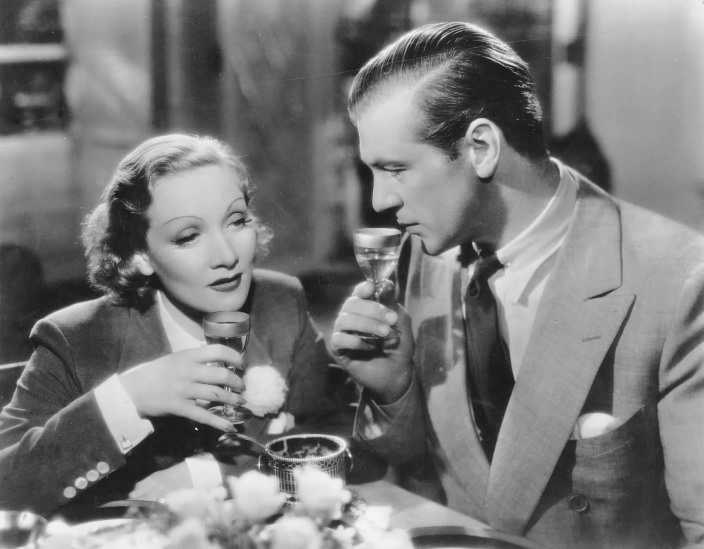 How did Marlene Dietrich start her career?