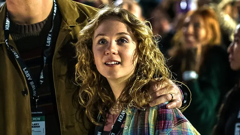 Ariel Donoghue as Riley 1