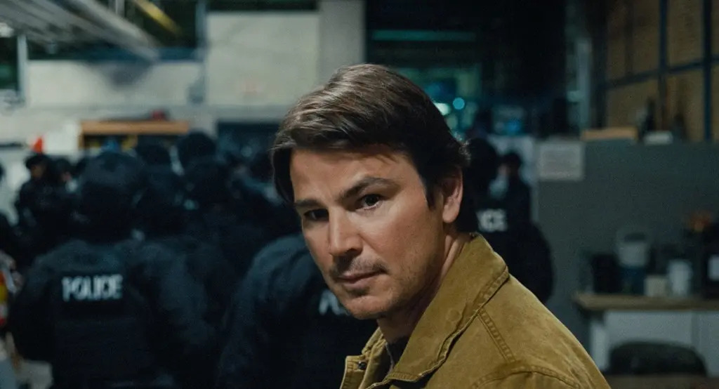 Josh Hartnett as Cooper Adams