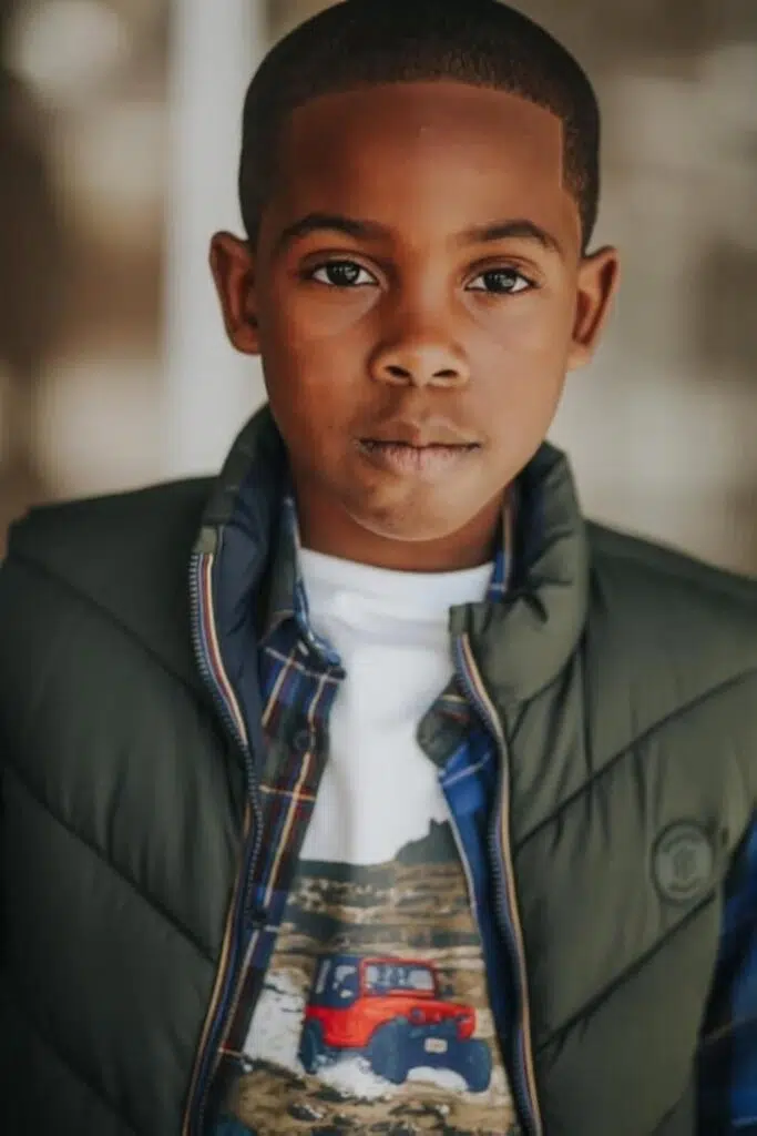 Ayden Gavin as Major