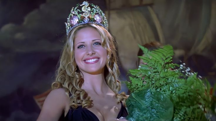 Sarah Michelle Gellar as Helen Shivers
