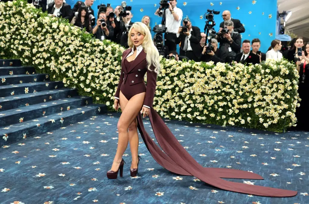 Sabrina Carpenter hit the Met Gala 2025 red carpet 1